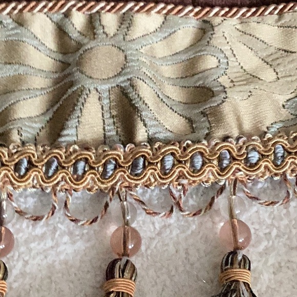 Towels, two sets ,1lg.and1handtowel in set , brown from croscill homes . - Picture 2 of 10